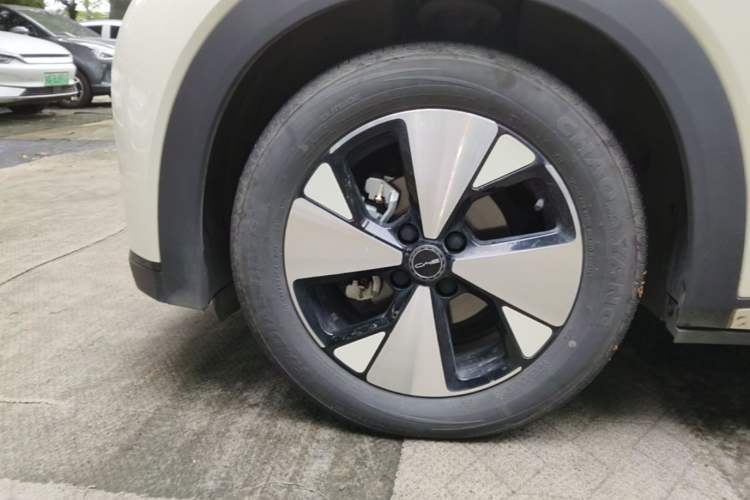 Used BYD Dolphin 2023 420 km Fashion Edition Left Front Wheel Hub