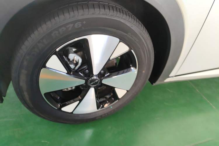 Used BYD Dolphin 2023 420 km Fashion Edition Left Front Wheel Hub