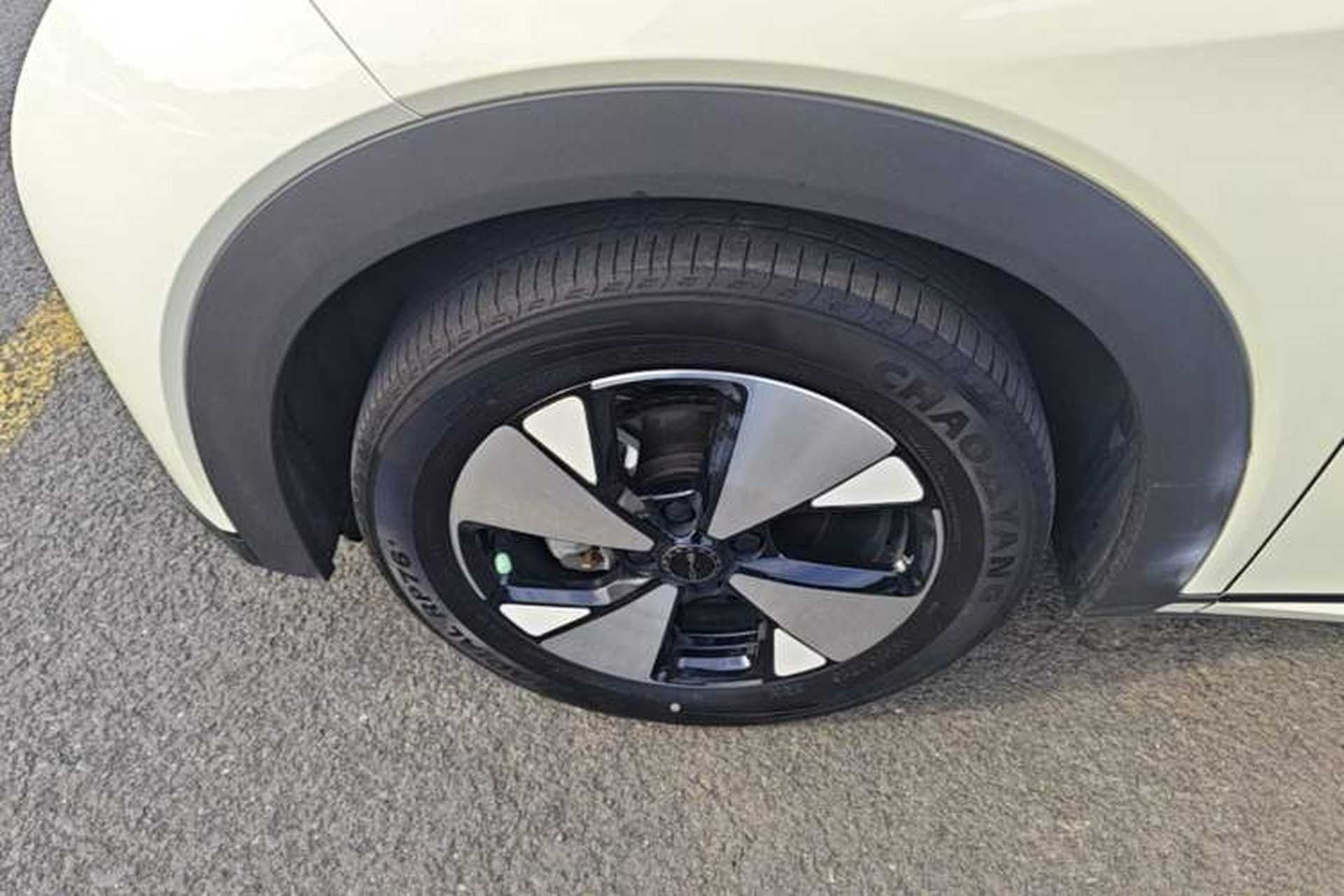 Used BYD Dolphin 2023 420 km Fashion Edition Left Front Wheel Hub