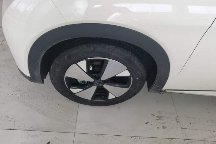 Used BYD Dolphin 2023 420 km Fashion Edition Left Front Wheel Hub