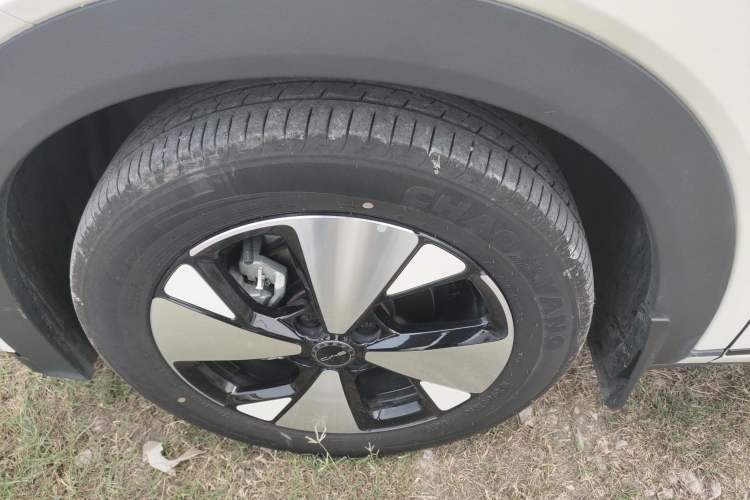 Used BYD Dolphin 2023 420 km Fashion Edition Left Front Wheel Hub