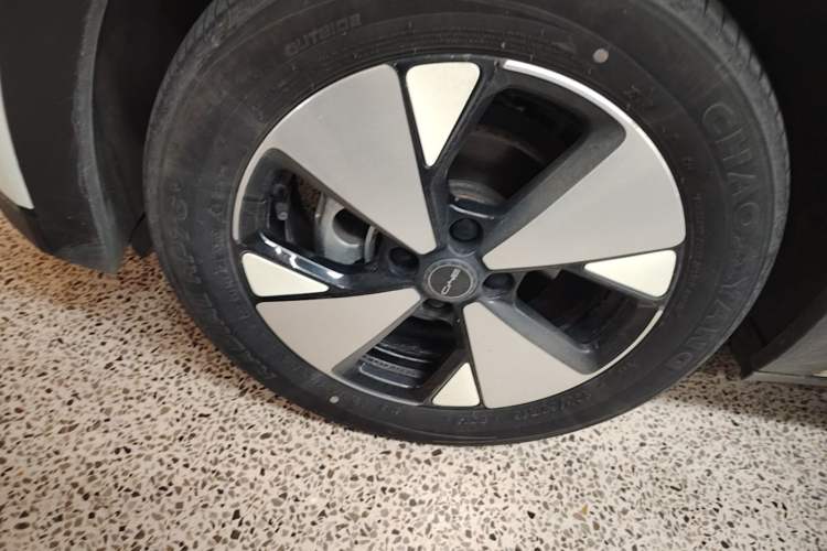 Used BYD Dolphin 2023 420 km Fashion Edition Left Front Wheel Hub