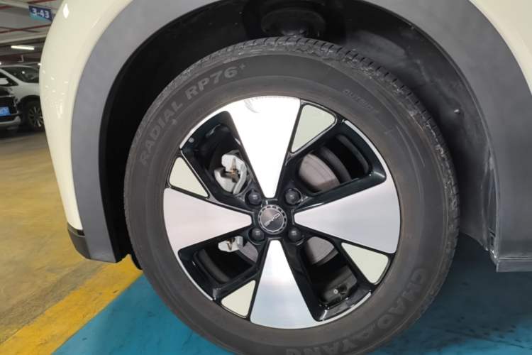 Used BYD Dolphin 2023 420 km Fashion Edition Left Front Wheel Hub