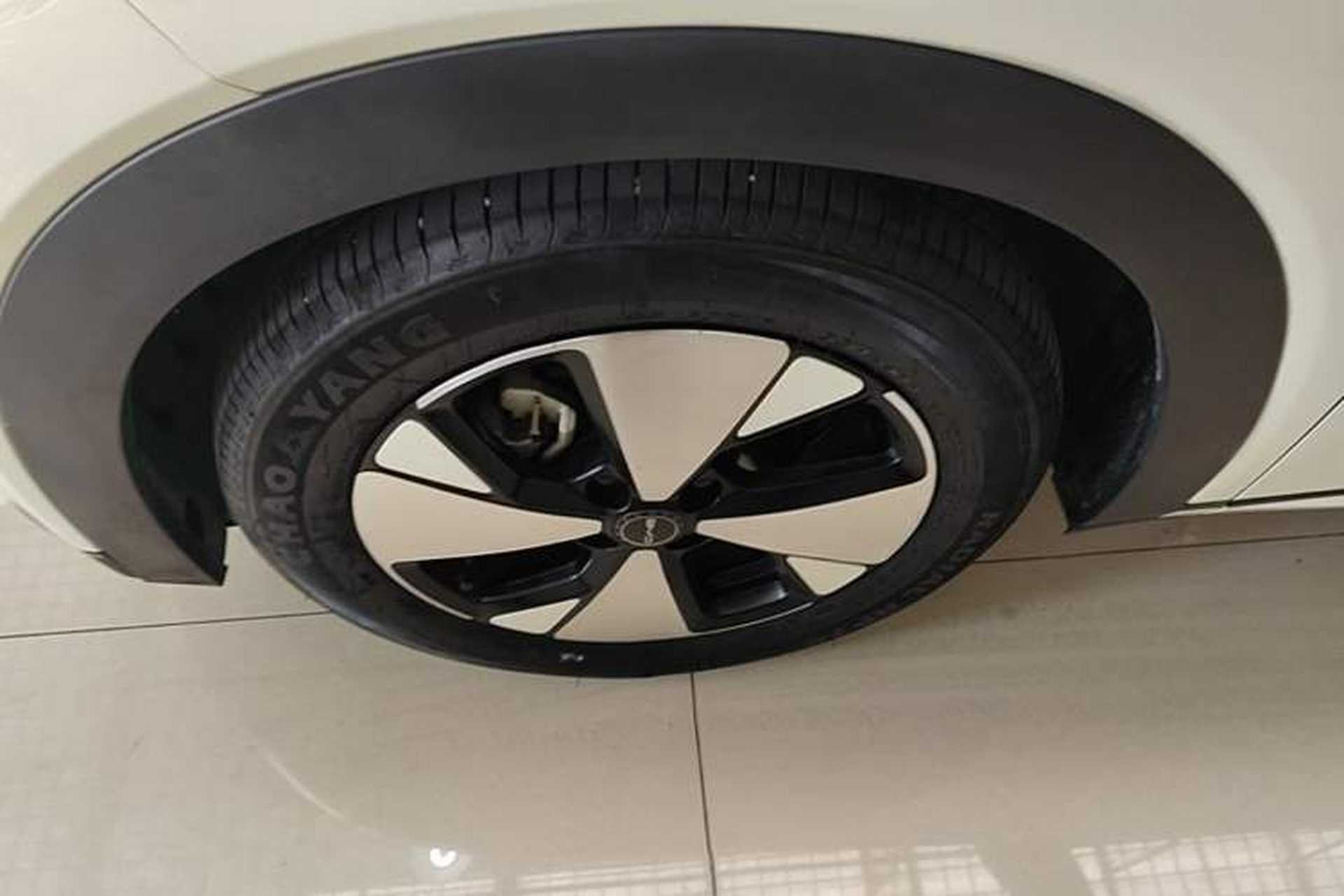 Used BYD Dolphin 2023 420 km Fashion Edition Left Front Wheel Hub