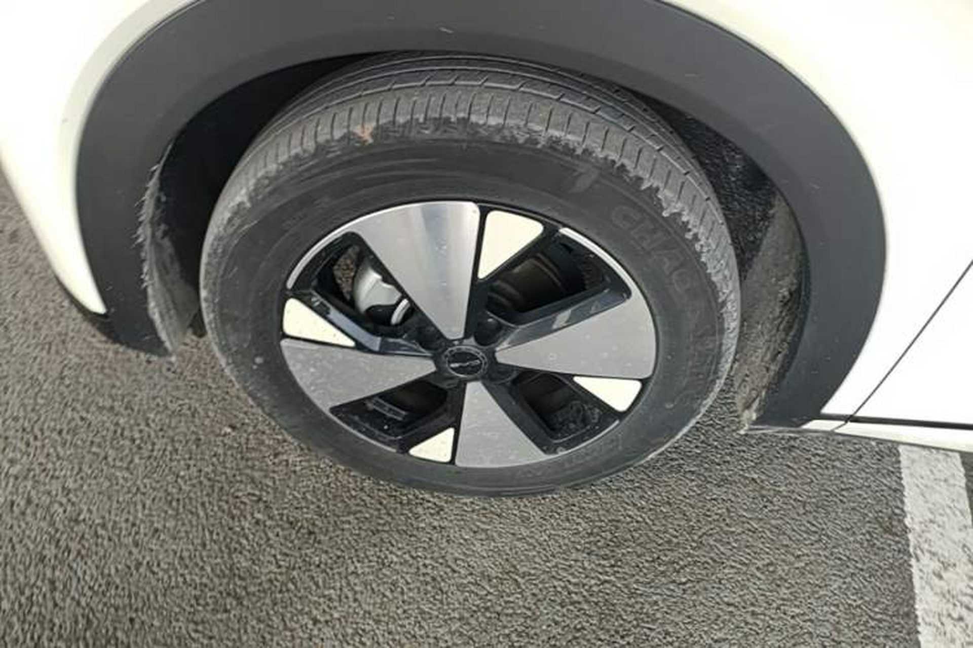 Used BYD Dolphin 2023 420 km Fashion Edition Left Front Wheel Hub