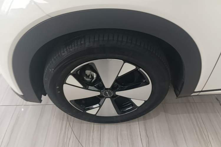 Used BYD Dolphin 2023 420 km Free Version Left Front Wheel Hub