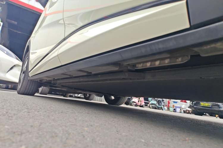 Used BYD Dolphin 2023 420 km Fashion Edition Left Side Sill