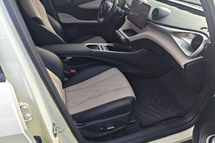Used BYD Dolphin 2023 420 km Fashion Edition Right Front Seat