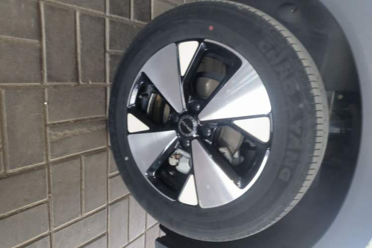 Used BYD Dolphin 2023 420 km Free Version Right Front Wheel Hub