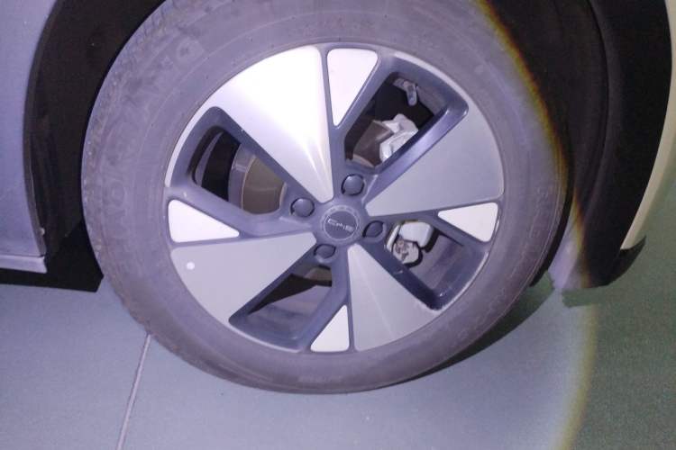 Used BYD Dolphin 2023 420 km Fashion Edition Right Front Wheel Hub