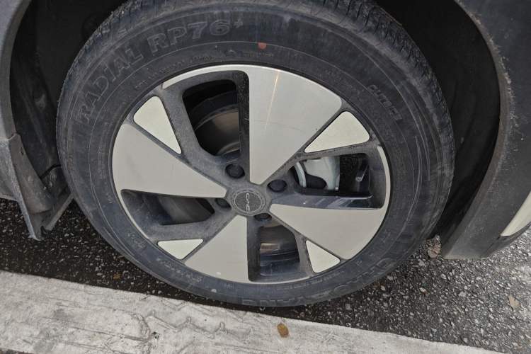 Used BYD Dolphin 2023 420 km Fashion Edition Right Front Wheel Hub