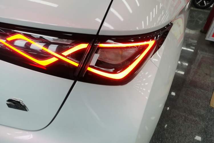 Used BYD Dolphin 2023 420 km Fashion Edition Right Rear Taillight