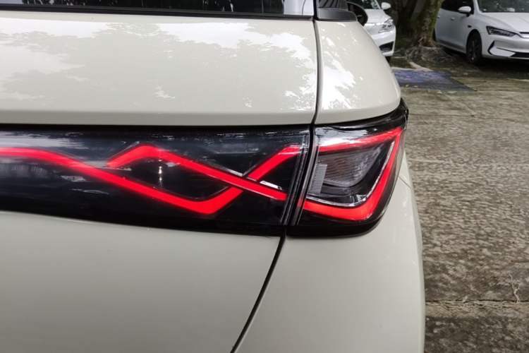 Used BYD Dolphin 2023 420 km Fashion Edition Right Rear Taillight