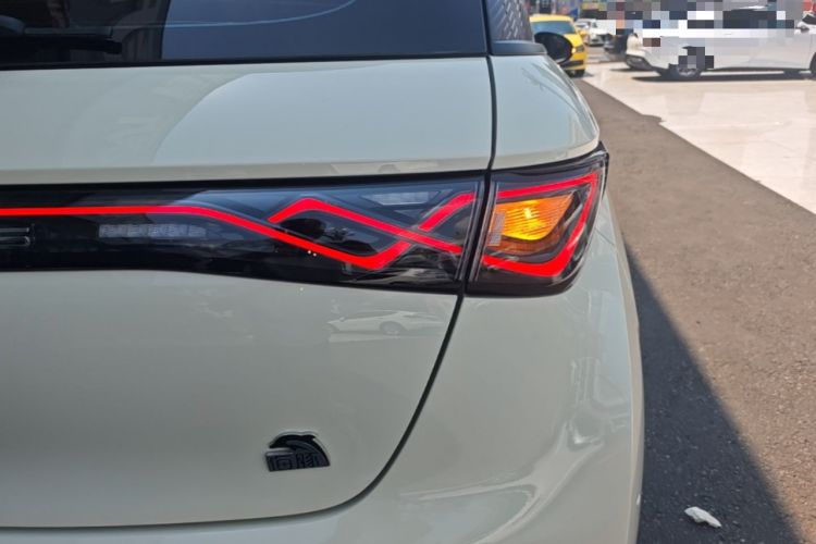 Used BYD Dolphin 2023 420 km Fashion Edition Right Rear Taillight
