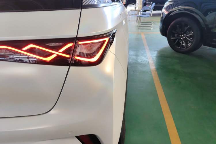 Used BYD Dolphin 2023 420 km Fashion Edition Right Rear Taillight