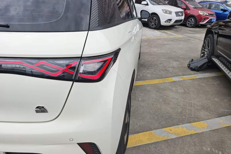 Used BYD Dolphin 2023 420 km Fashion Edition Right Rear Taillight