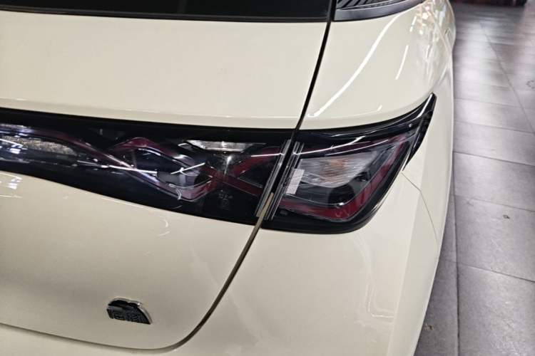Used BYD Dolphin 2023 420 km Fashion Edition Right Rear Taillight