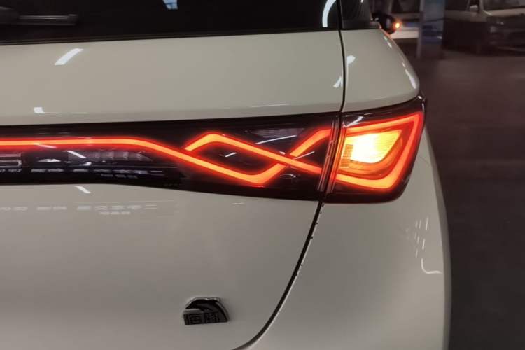 Used BYD Dolphin 2023 420 km Fashion Edition Right Rear Taillight