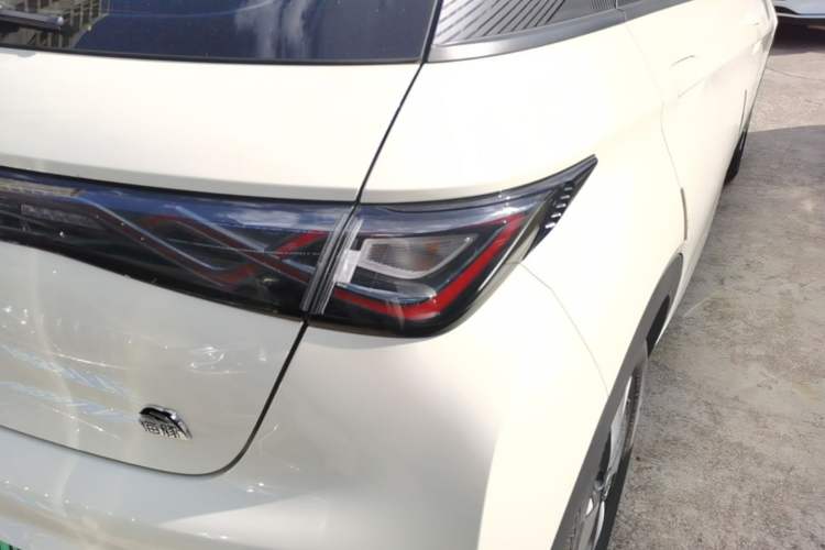 Used BYD Dolphin 2023 420 km Fashion Edition Right Rear Taillight