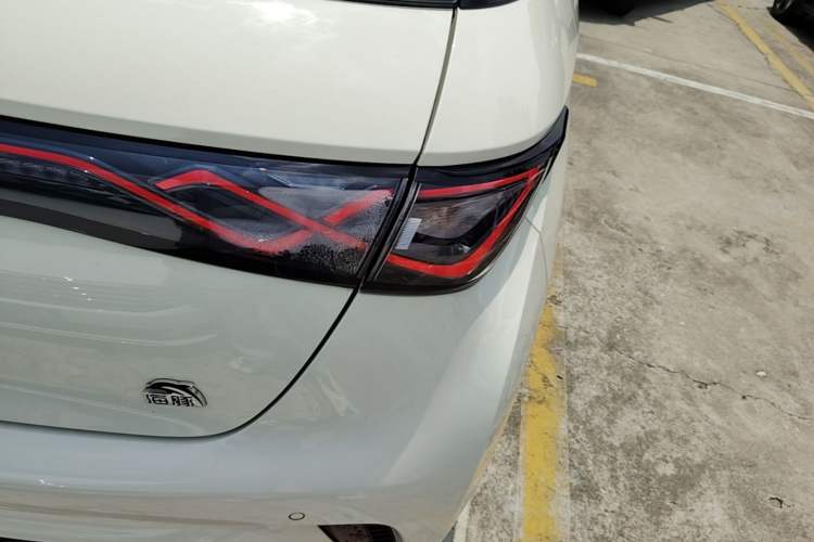 Used BYD Dolphin 2023 420 km Fashion Edition Right Rear Taillight