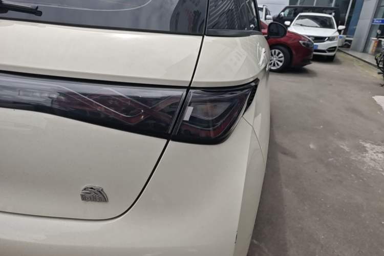 Used BYD Dolphin 2023 420 km Fashion Edition Right Rear Taillight