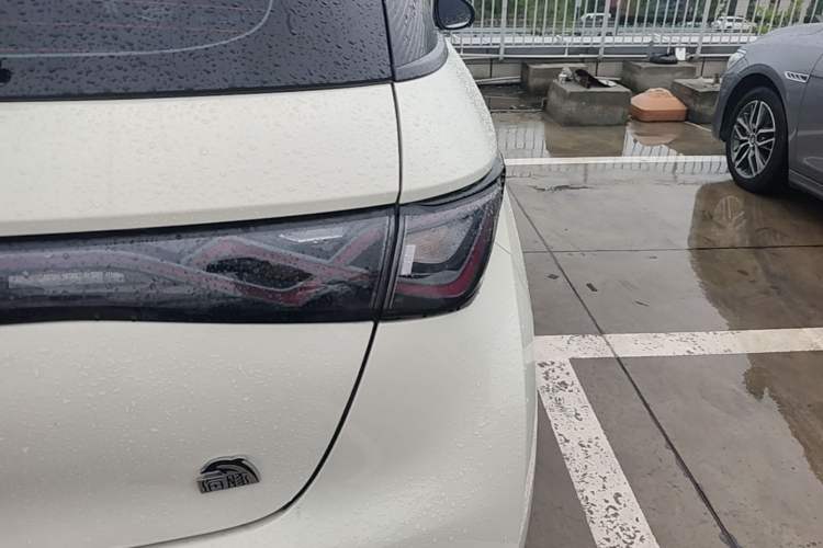 Used BYD Dolphin 2023 420 km Fashion Edition Right Rear Taillight