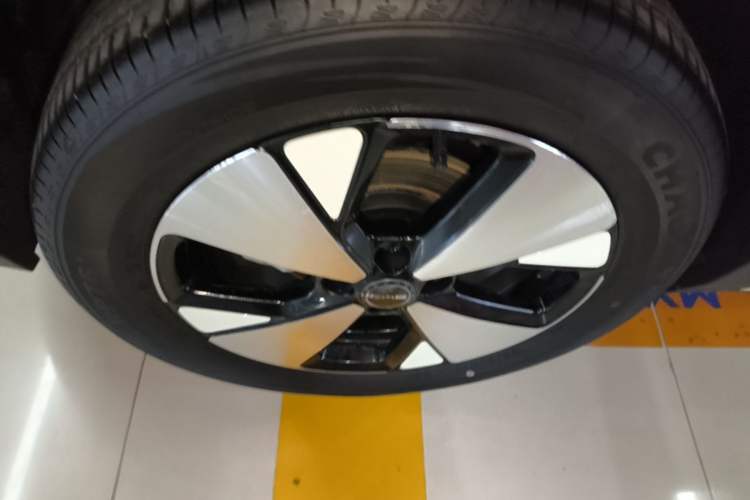 Used BYD Dolphin 2023 420 km Fashion Edition Right Rear Wheel Hub