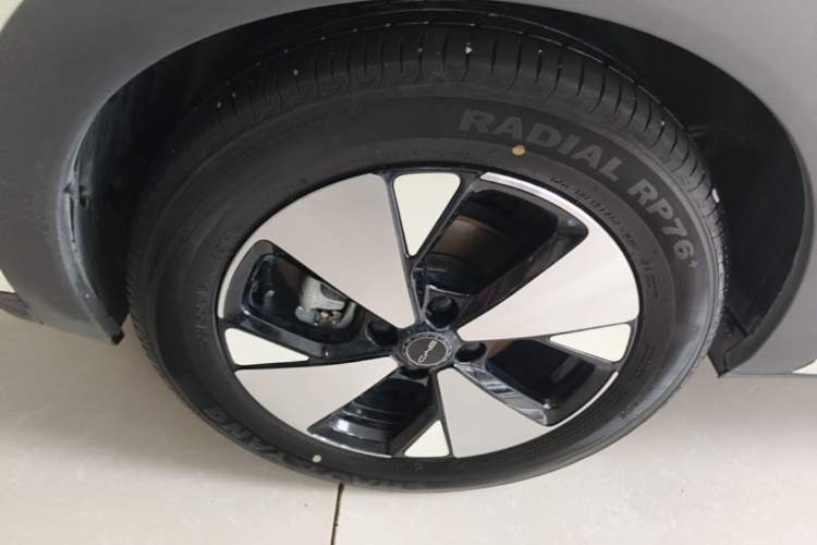 Used BYD Dolphin 2023 420 km Fashion Edition Right Rear Wheel Hub