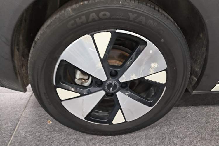 Used BYD Dolphin 2023 420 km Fashion Edition Right Rear Wheel Hub