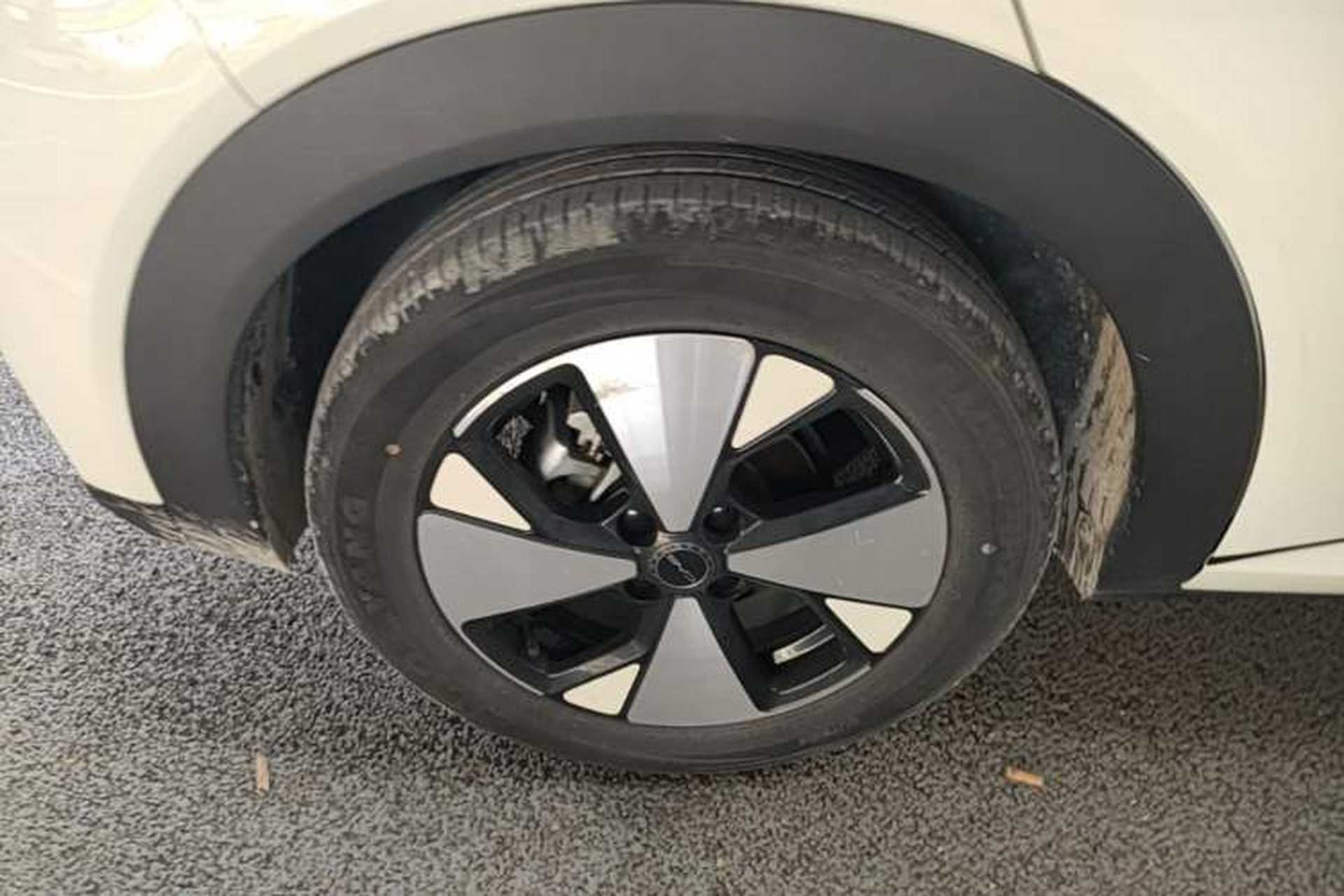 Used BYD Dolphin 2023 420 km Fashion Edition Right Rear Wheel Hub