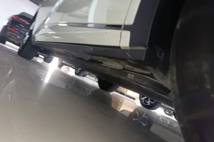 Used BYD Dolphin 2023 420 km Fashion Edition Right Side Sill