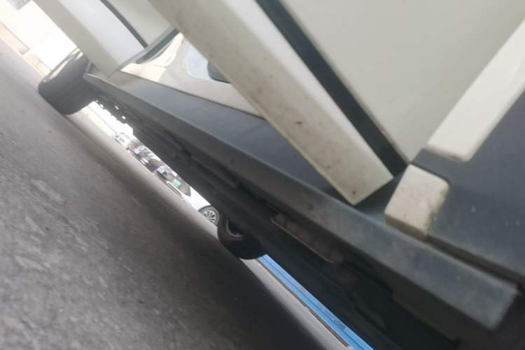 Used BYD Dolphin 2023 420 km Fashion Edition Right Side Sill