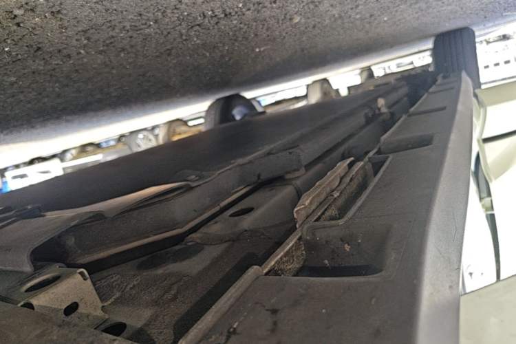 Used BYD Dolphin 2023 420 km Fashion Edition Right Side Sill