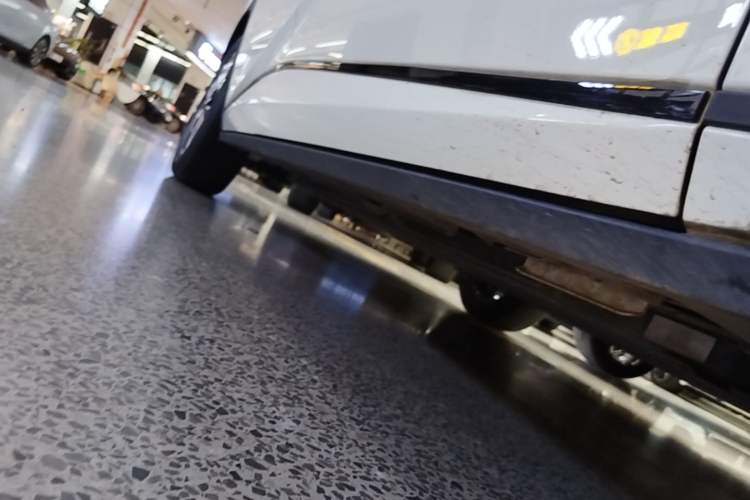 Used BYD Dolphin 2023 420 km Fashion Edition Right Side Sill