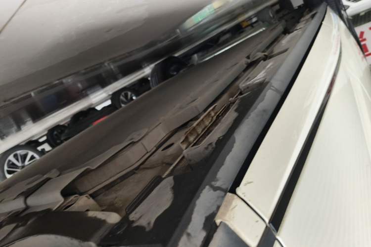 Used BYD Dolphin 2023 420 km Fashion Edition Right Side Sill