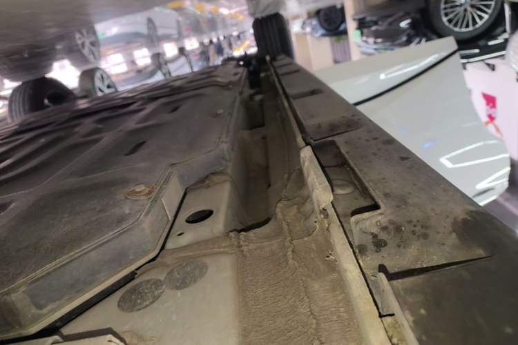 Used BYD Dolphin 2023 420 km Fashion Edition Right Side Sill