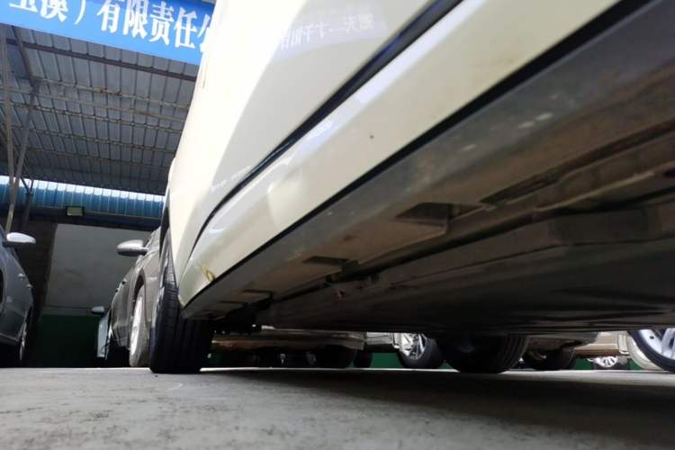 Used BYD Dolphin 2023 420 km Fashion Edition Right Side Sill