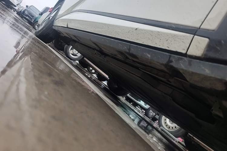 Used BYD Dolphin 2023 420 km Fashion Edition Right Side Sill