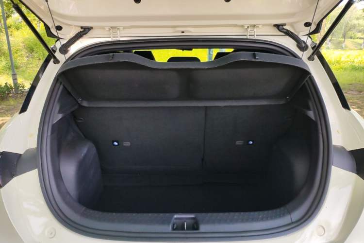Used BYD Dolphin 2023 420 km Fashion Edition Trunk