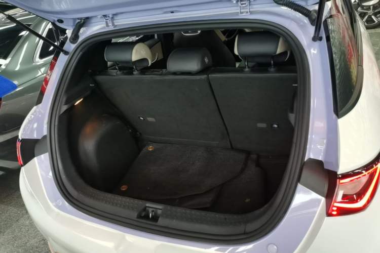 Used BYD Dolphin 2023 420 km Fashion Edition Trunk