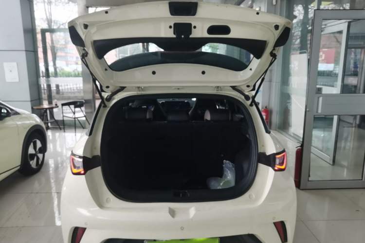 Used BYD Dolphin 2023 420 km Fashion Edition Trunk