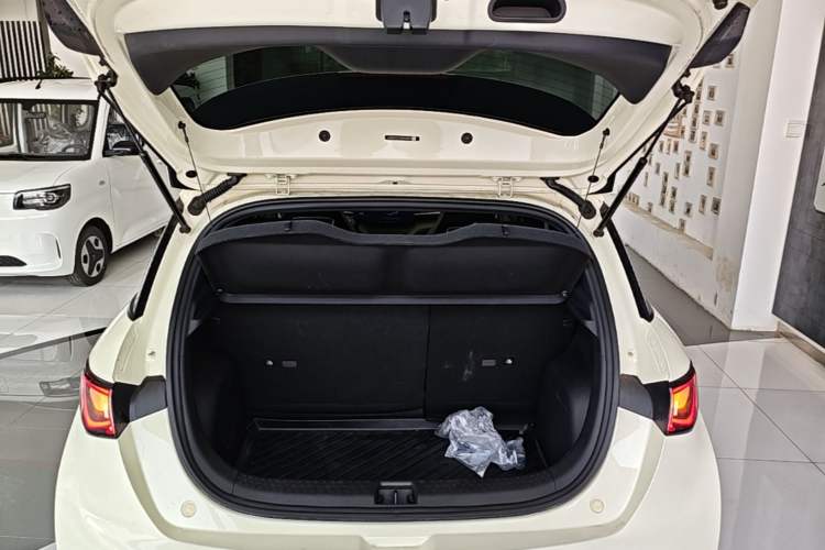 Used BYD Dolphin 2023 420 km Fashion Edition Trunk