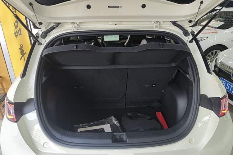 Used BYD Dolphin 2023 420 km Fashion Edition Trunk