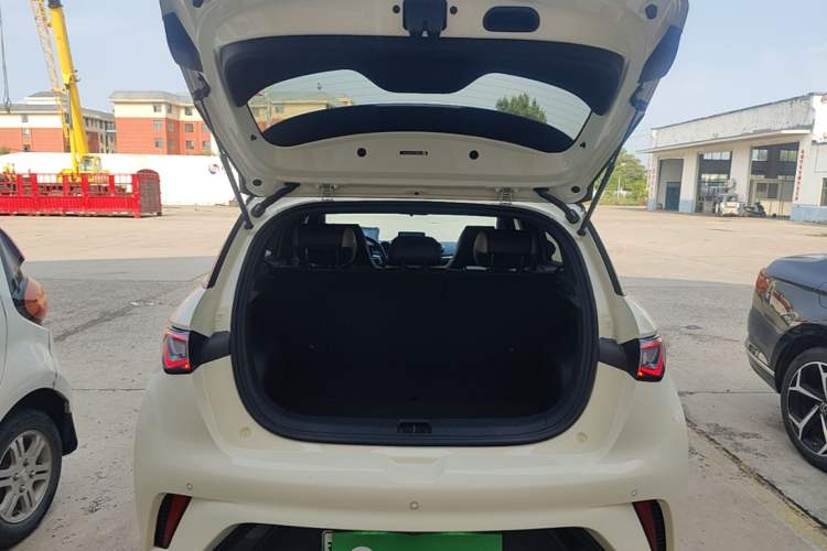 Used BYD Dolphin 2023 420 km Fashion Edition Trunk