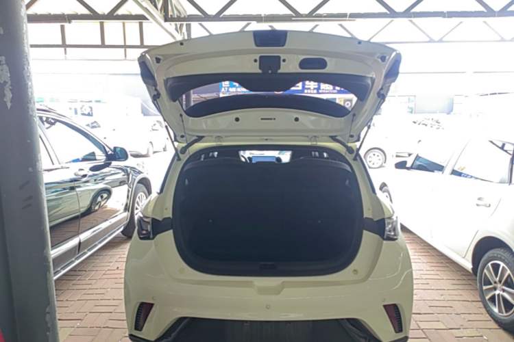 Used BYD Dolphin 2023 420 km Fashion Edition Trunk