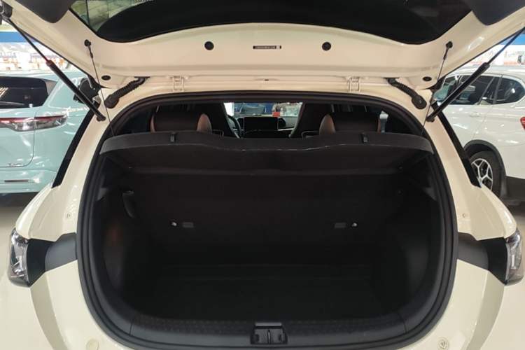 Used BYD Dolphin 2023 420 km Free Version Trunk