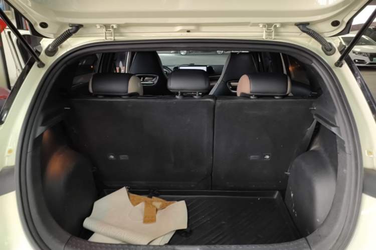 Used BYD Dolphin 2023 420 km Fashion Edition Trunk
