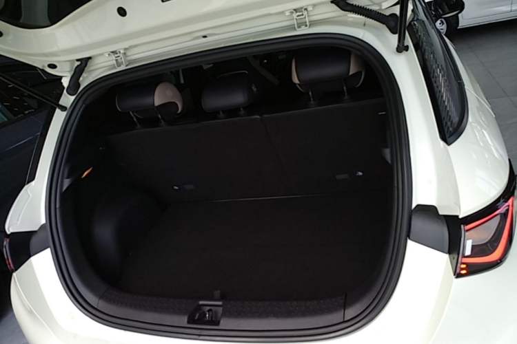 Used BYD Dolphin 2023 420 km Free Version Trunk