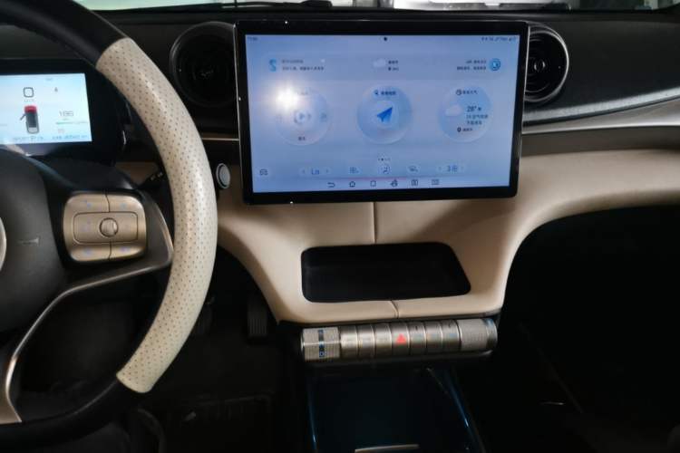 Used BYD Dolphin 2023 420 km Free Version Audio And AC Panel