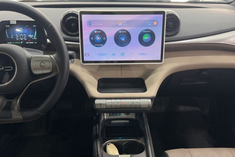 Used BYD Dolphin 2023 420 km Fashion Edition Audio And AC Panel